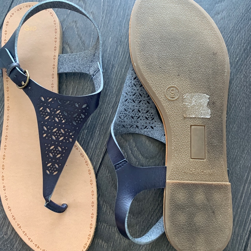Sandals - Picture 3 of 4